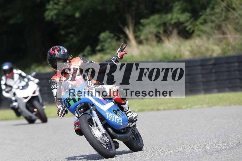 /Archiv-2025/42 07.08.2025 Peter Studer Girls Day ADR/Gruppe pink/247